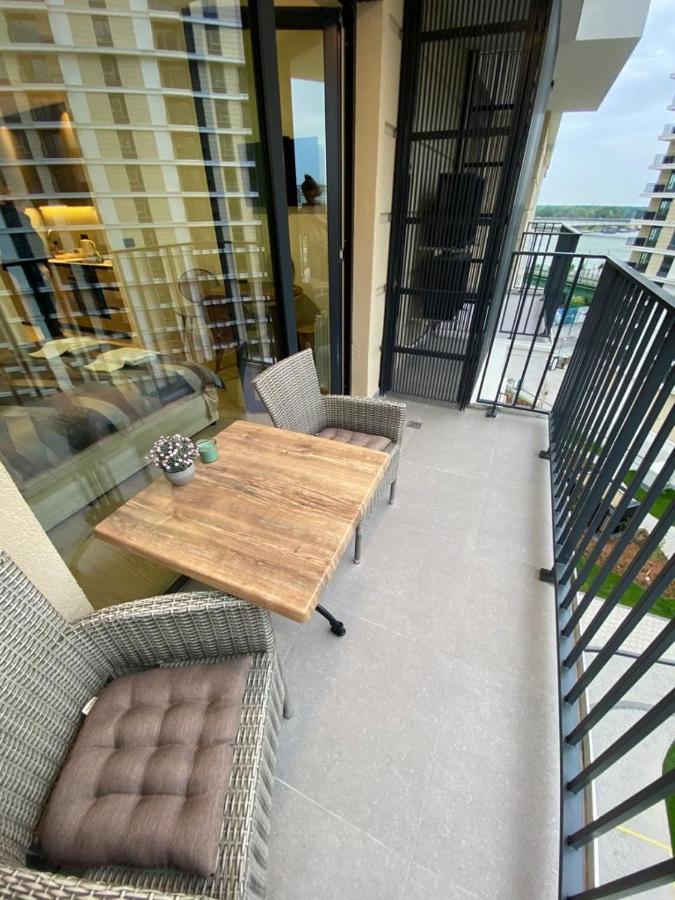 Symphony707 - Waterfront Apartment Belgrade
